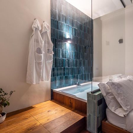 Palazzo Italia Suites Бари Экстерьер фото