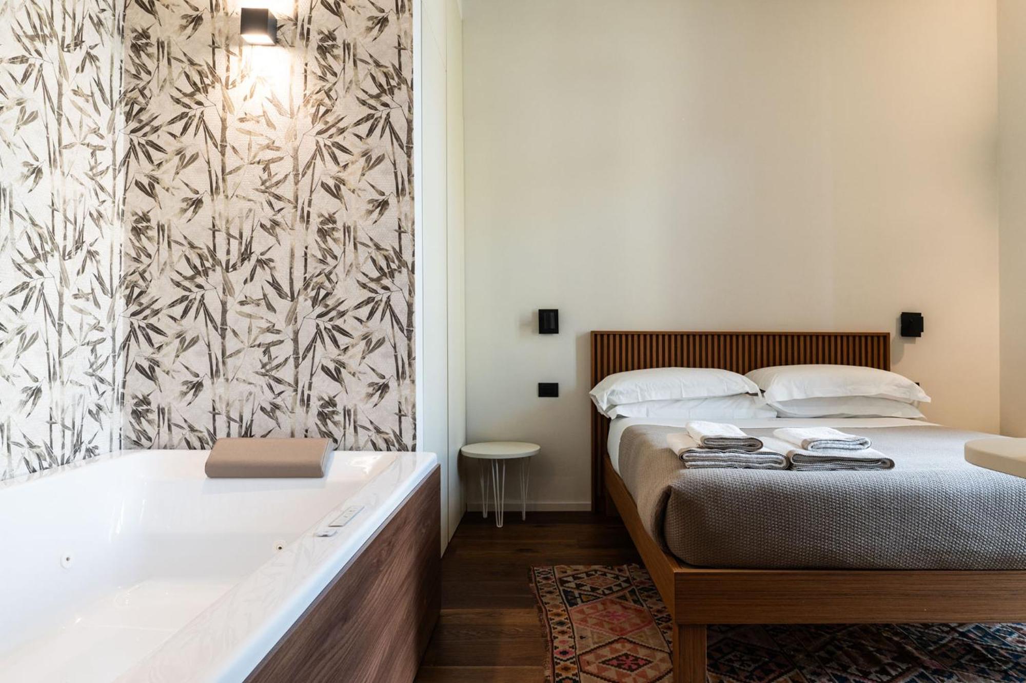 Palazzo Italia Suites Бари Экстерьер фото